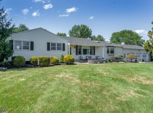 1 Fieldhedge Dr, Hillsborough, NJ