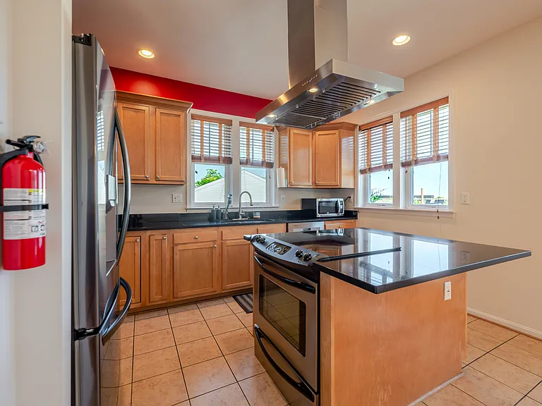2390 Elvans Rd SE — Photo 11