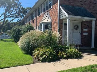 100 Connetquot Ave APT 33, East Islip, NY 11730