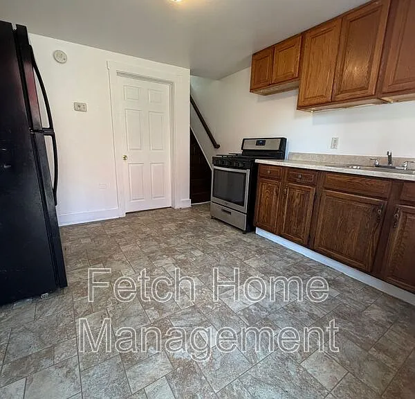 236 W Mifflin St — Photo 5