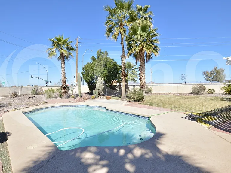 2808 E Nora St — Photo 24
