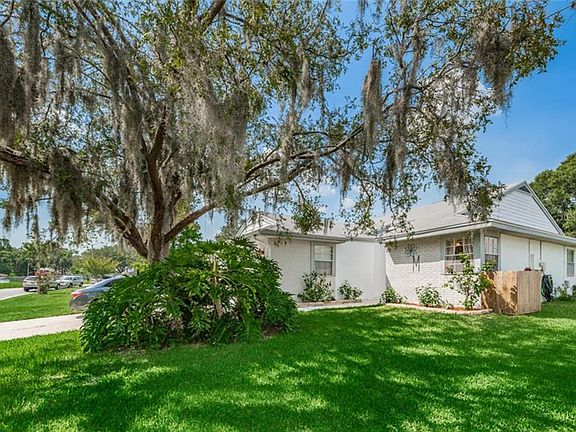 3rd image of 3139 Cloverplace Dr