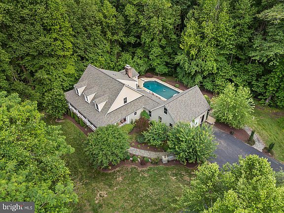 3rd image of 7847 N Flint Hill Rd