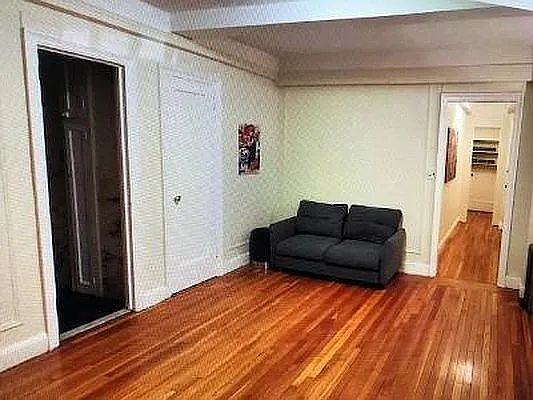 321 E 54th St APT 2H photo 1