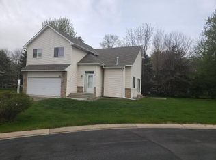 291 Appleblossom Ln E, Shakopee, MN 55379