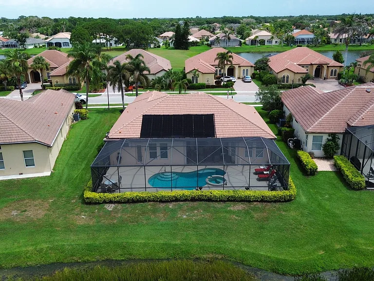 923 SW Grand Reserves Blvd — Photo 57