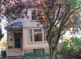 1618 NE Couch St, Portland, OR 97232