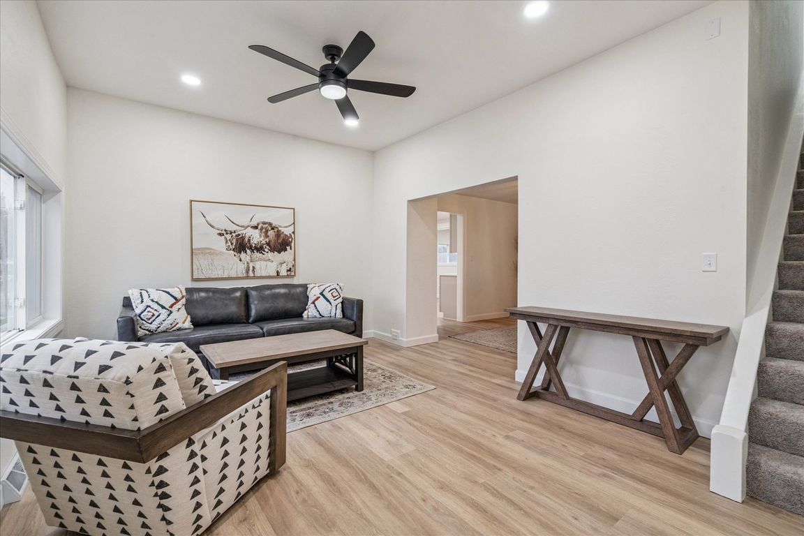 next background image