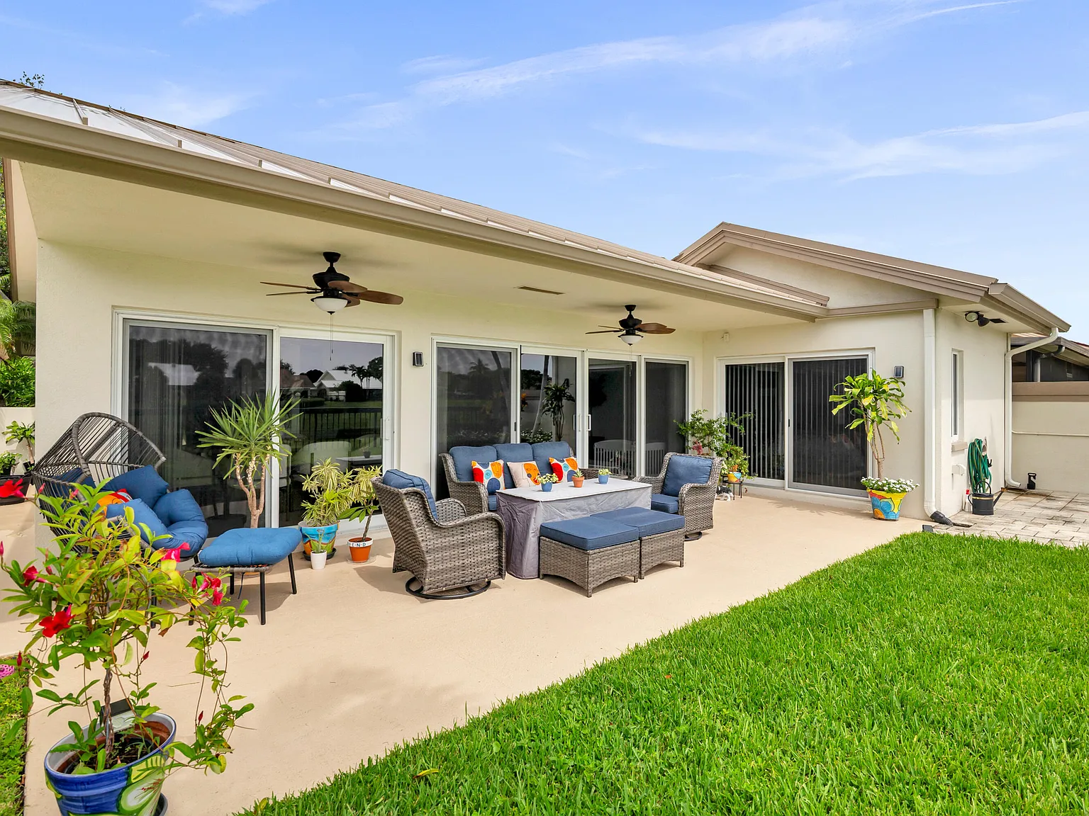 3 bed, 2.0 bath, 1889 sqft, $5,000 — Photo 3