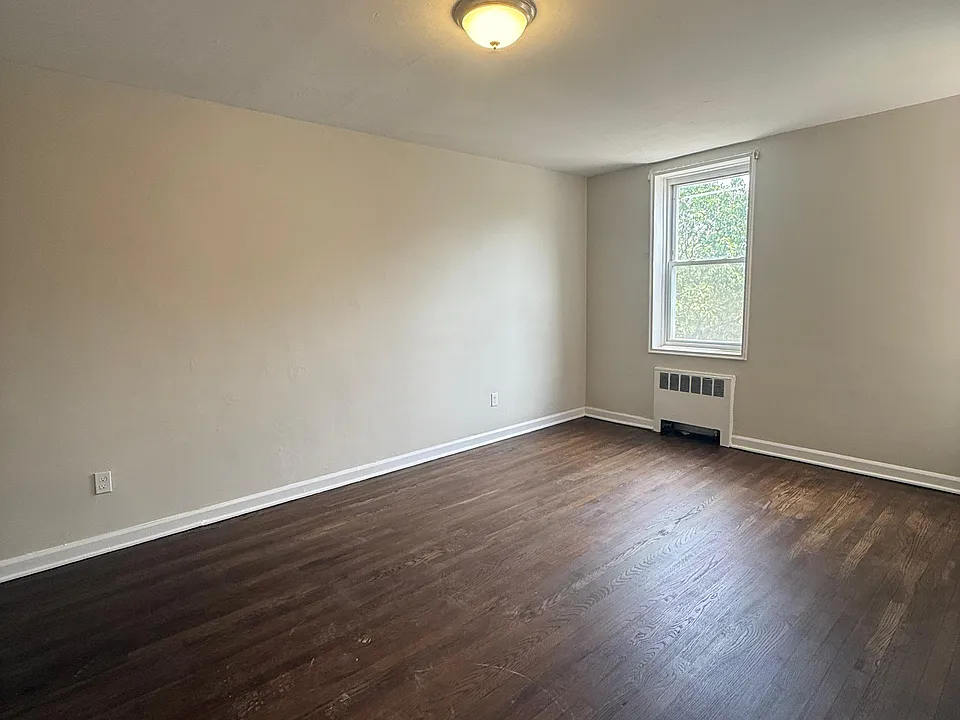 103 Chancellor Ave #B35