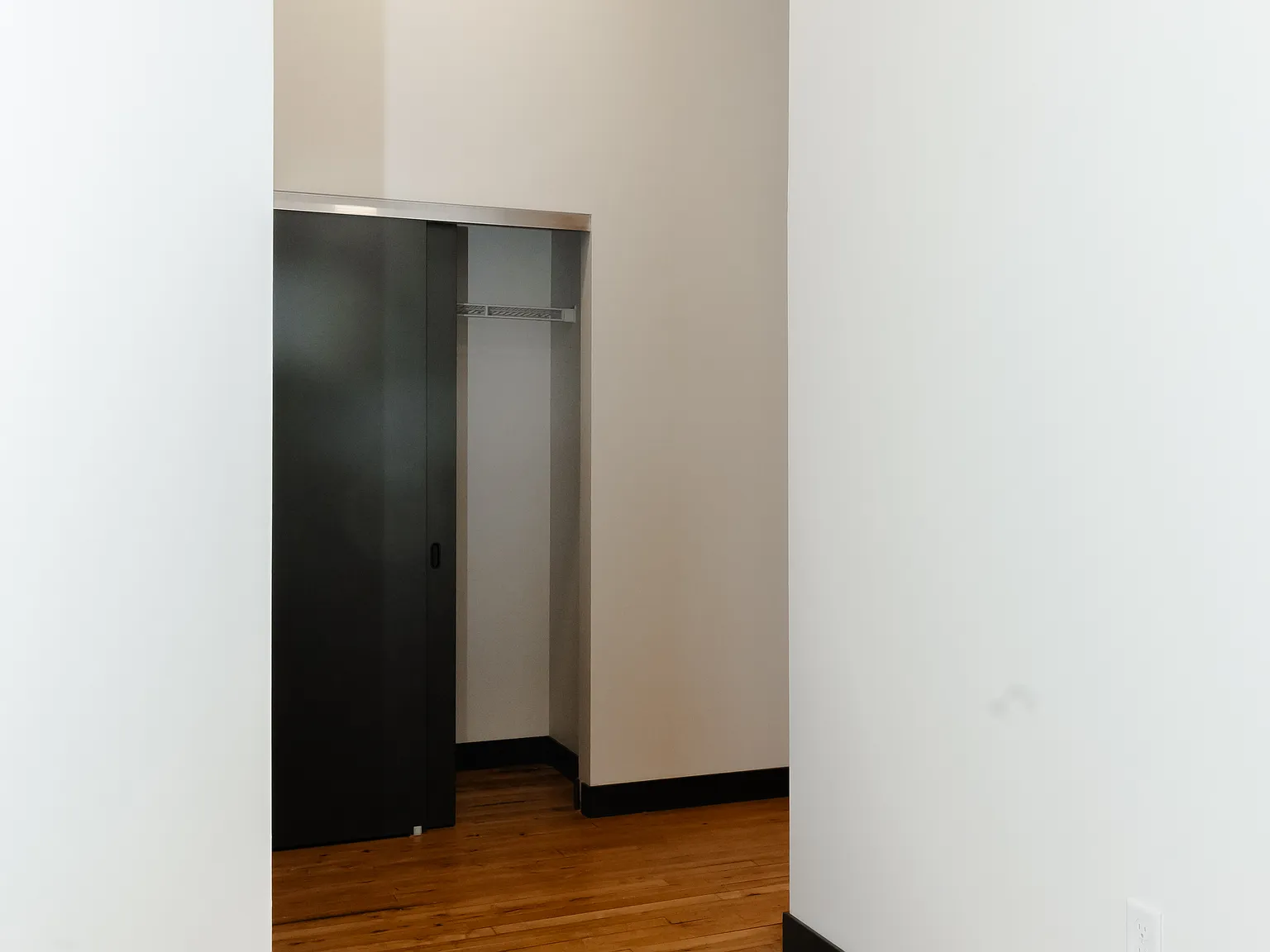 2 bed, 1410 sqft, $2,400 — Photo 3