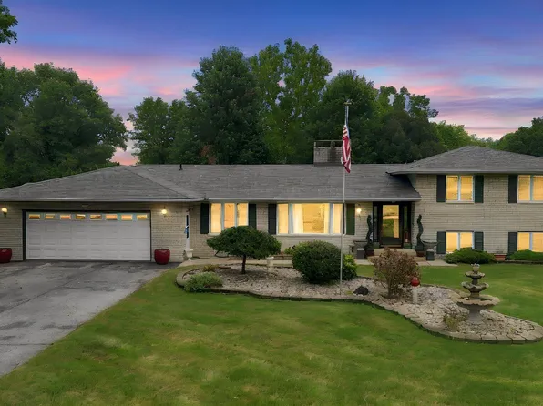 247 Westgate Dr, Valparaiso, IN 46385