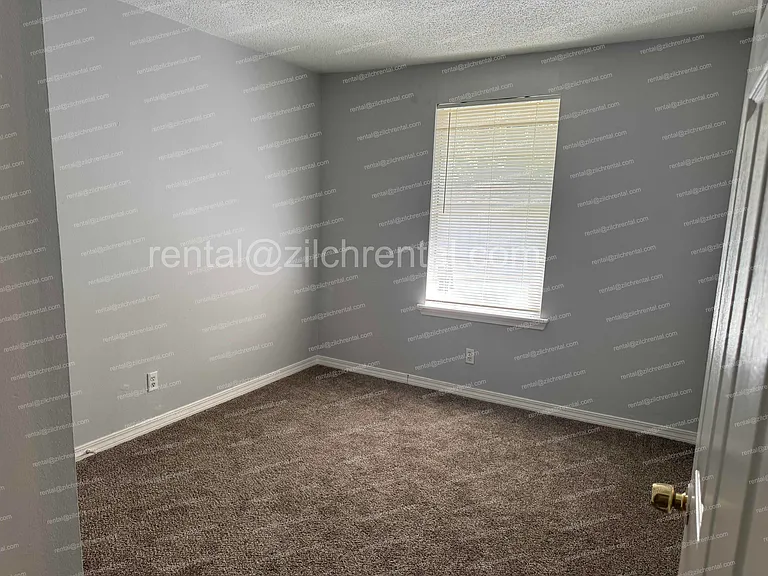 25594 W Spruce St — Photo 11