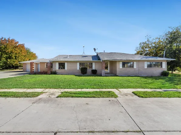 4666 N Zediker Ave, Sanger, CA 93657