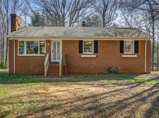 923 Waltons Store Rd, Louisa, VA 23093