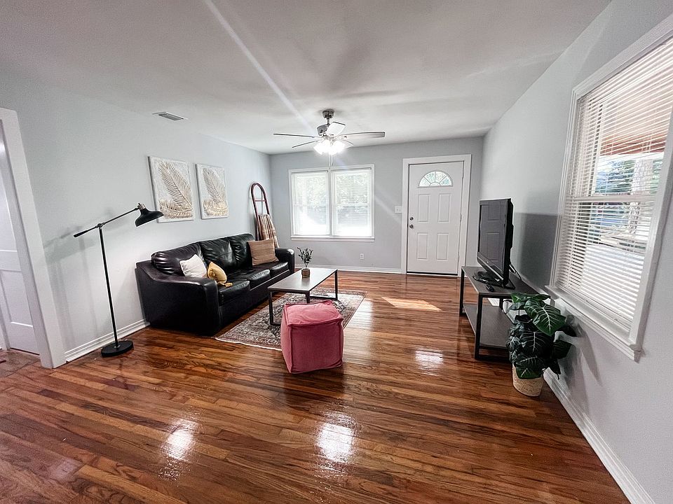1st image of 217 Bamboo Dr