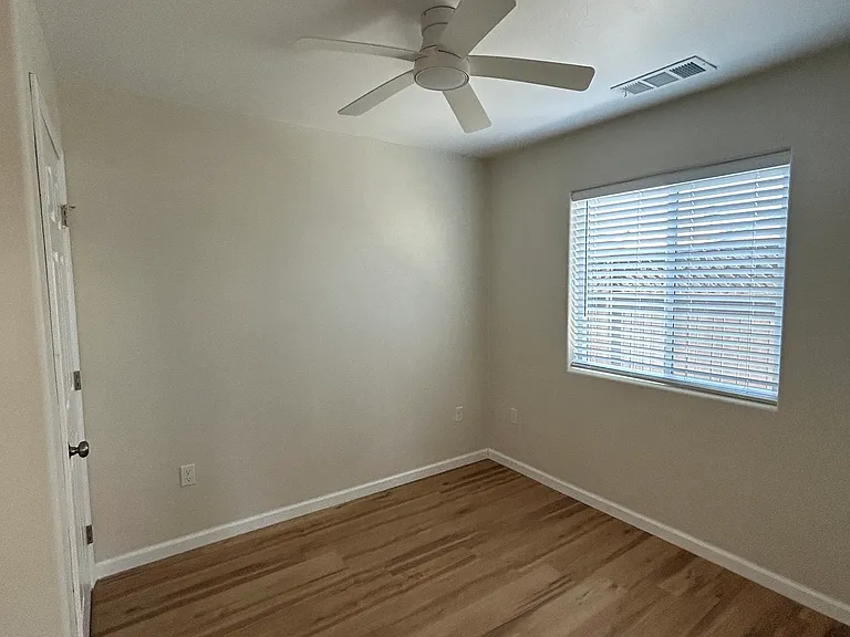 251 S F St #1/2 — Photo 11