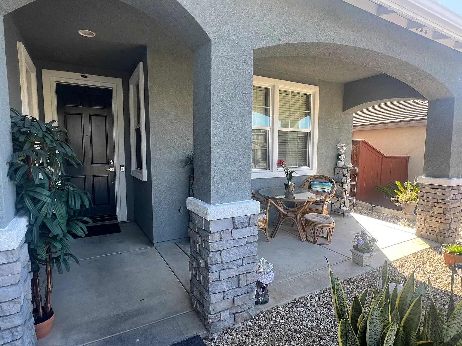 4 bed, 2349 sqft, $5,500 — Photo 4