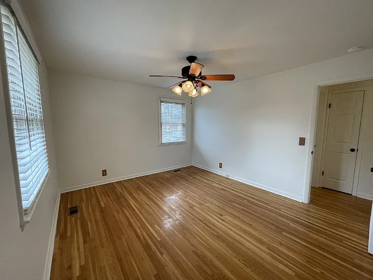 102 Crosby Dr — Photo 13