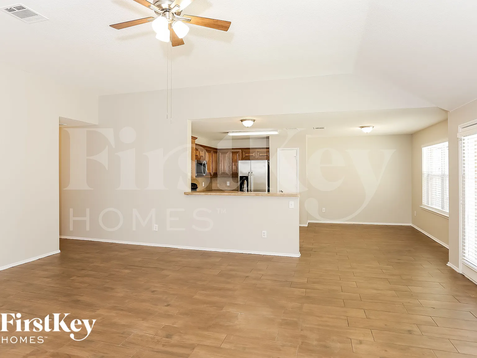 4 bed, 2.0 bath, 1801 sqft, $2,205 — Photo 4