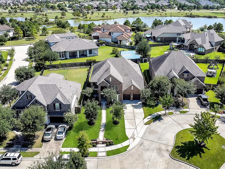 16706 Chestnut Square Dr — Photo 35