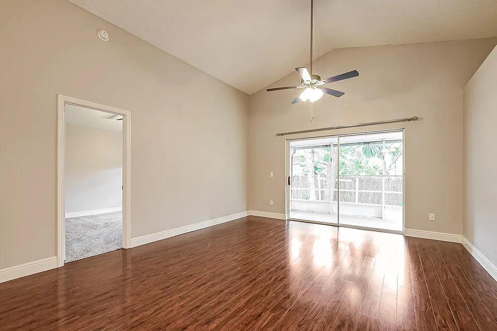 3 bed, 2.0 bath, 1456 sqft, $2,335 — Photo 3