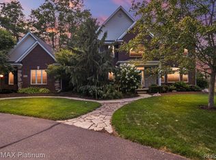 3174 Aspen Ridge Ct, Howell, MI 48843