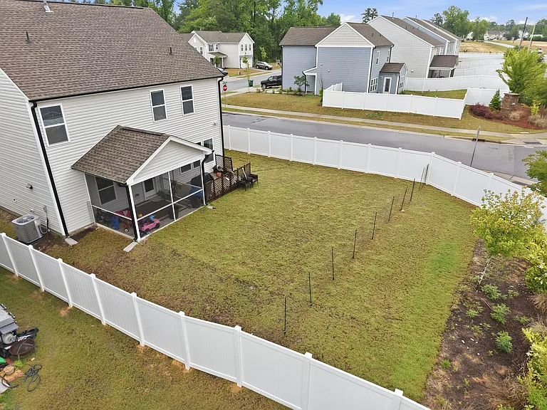 1401 Addison Lake St — Photo 44