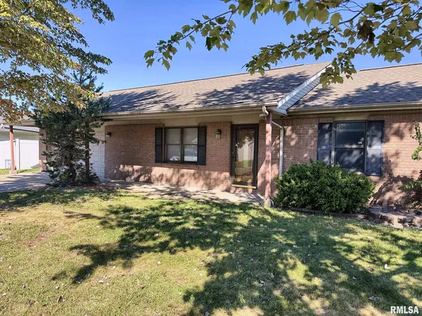 2208 Jennifer Ln, Marion, IL 62959
