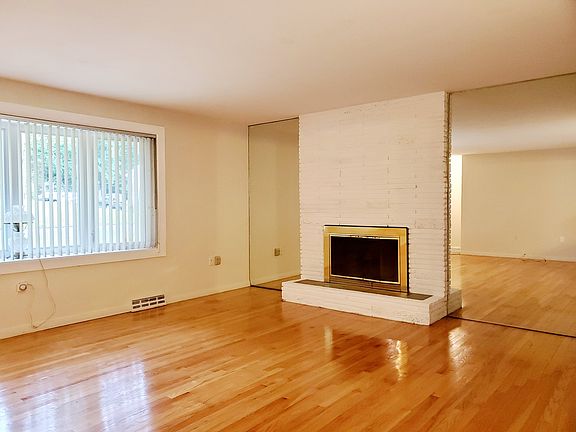 6 Bowling Green Drive