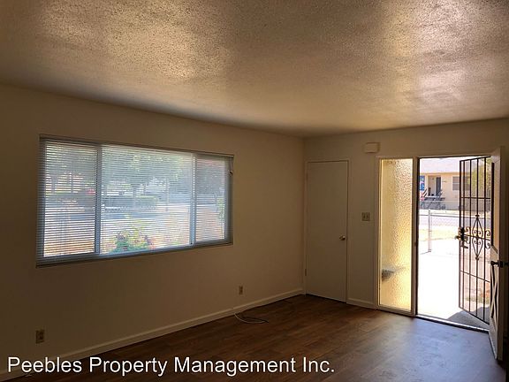 4th image of 1082 Robinson St