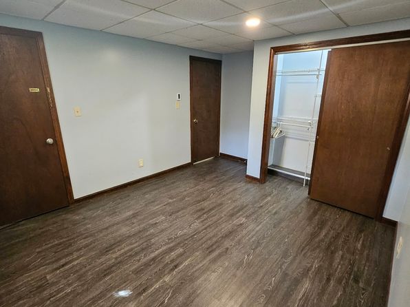 15 Old County Rd APT A