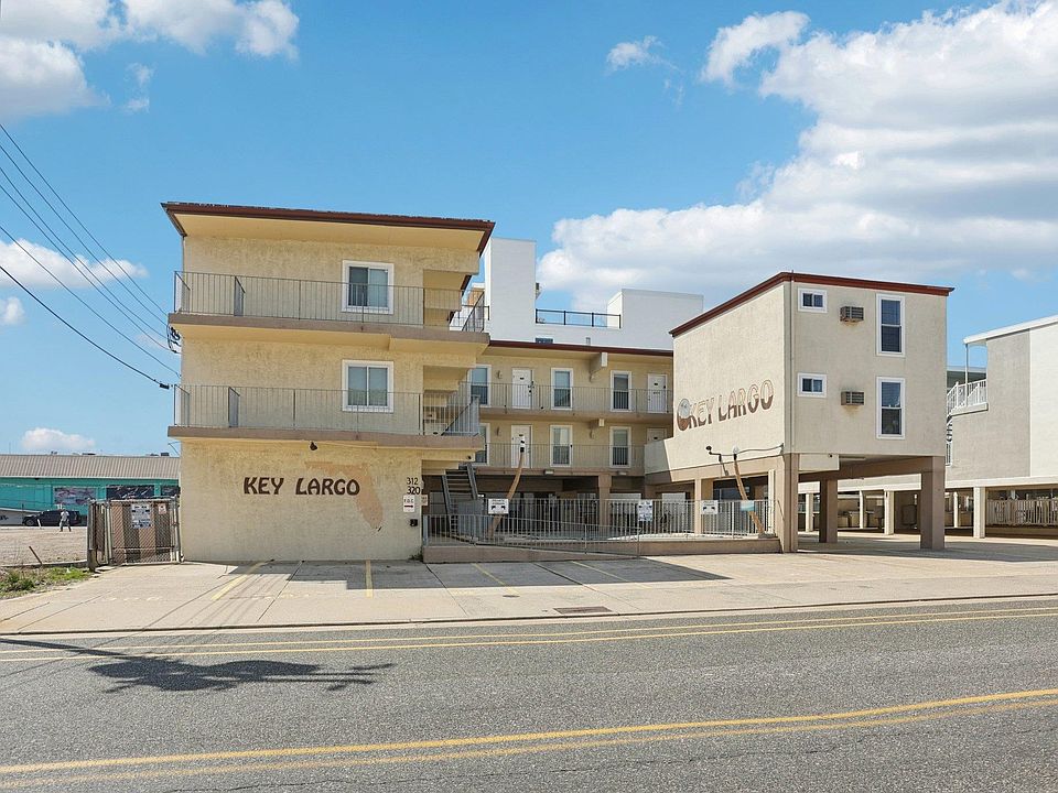 1st image of 312-320 E Wildwood Ave #209