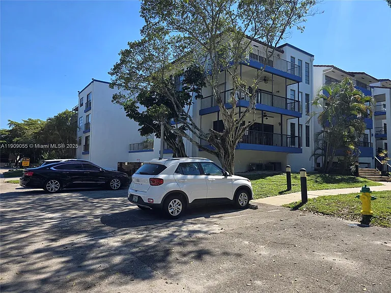 6010 S Falls Circle Dr #206 — Photo 41