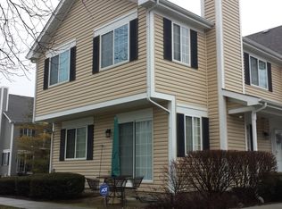 607 Silver Creek Rd #11B, Woodstock, IL 60098