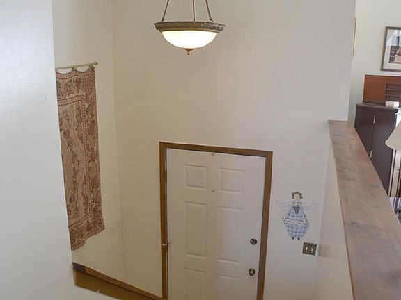 3rd image of 50 Stonegate Dr