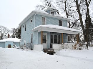 1124 10th St S, Fargo, ND 58103