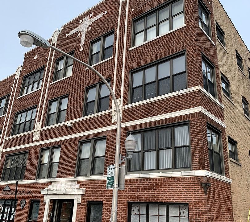 1st image of 4749 N Spaulding Ave APT 1S