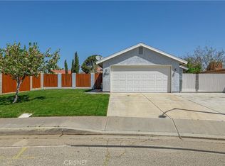 1561 E Avenue J3, Lancaster, CA 93535