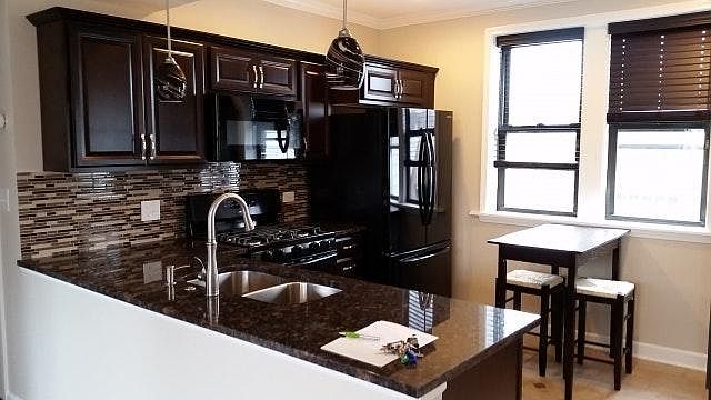 1st image of 5105 N Washtenaw Ave #1W