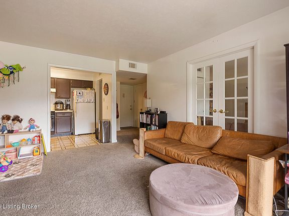 4th image of 1935 Gardiner Ln APT H121