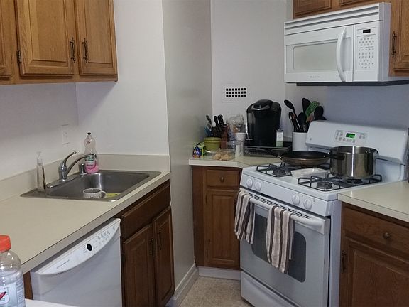 4th image of 4242 E West Hwy Unit 602