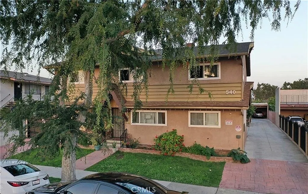 1 bed, 680 sqft, $1,900 — Photo 2
