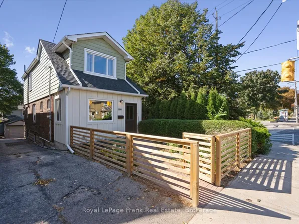 108 Greenwood Ave, Toronto, ON M4L 2P6