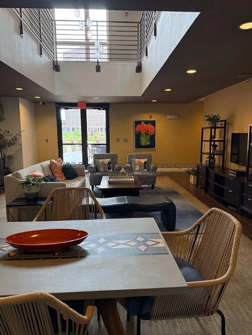 2 bed, 2.0 bath, 1210 sqft, $2,750 — Photo 2