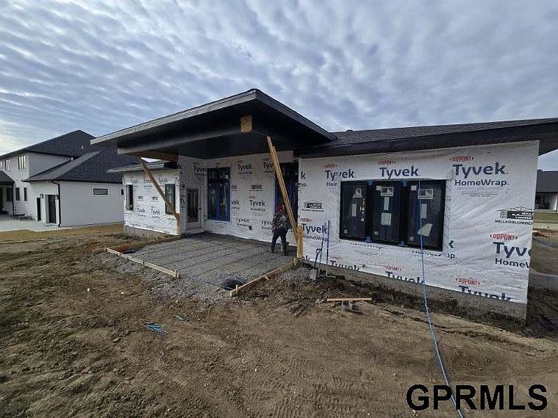 9160 Hillcrest Trl