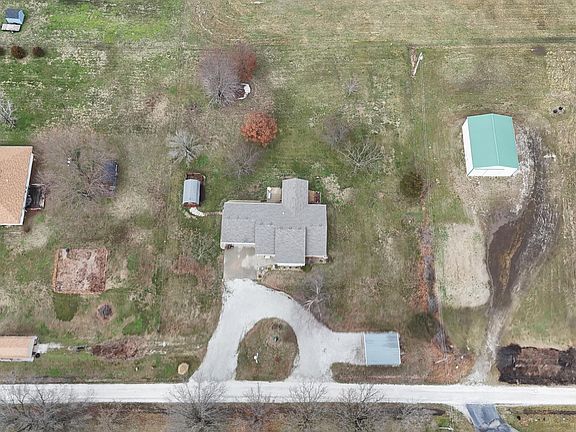 2nd image of 1407 E 463rd Road