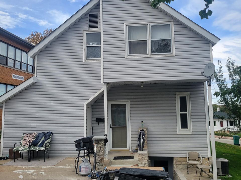 2nd image of 535 Czacki St #3
