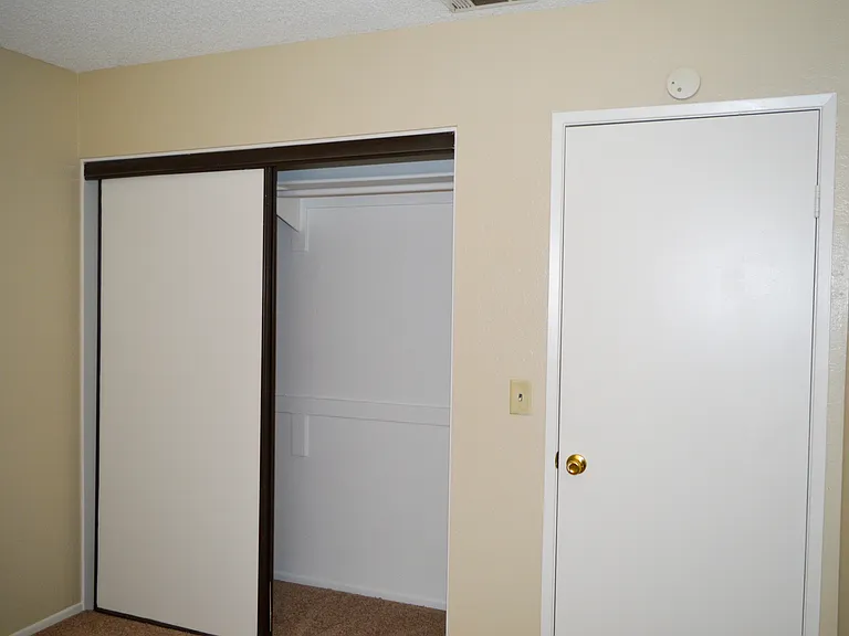 11249 Heathrow Dr — Photo 16