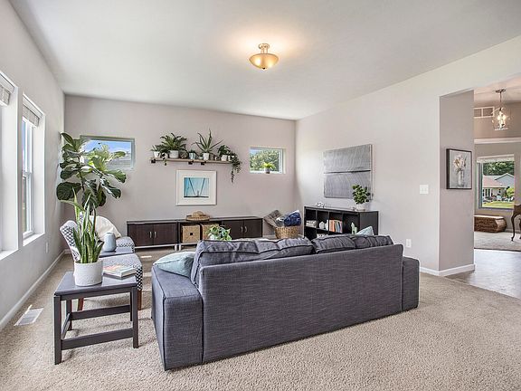4th image of 305 Kensington Cir